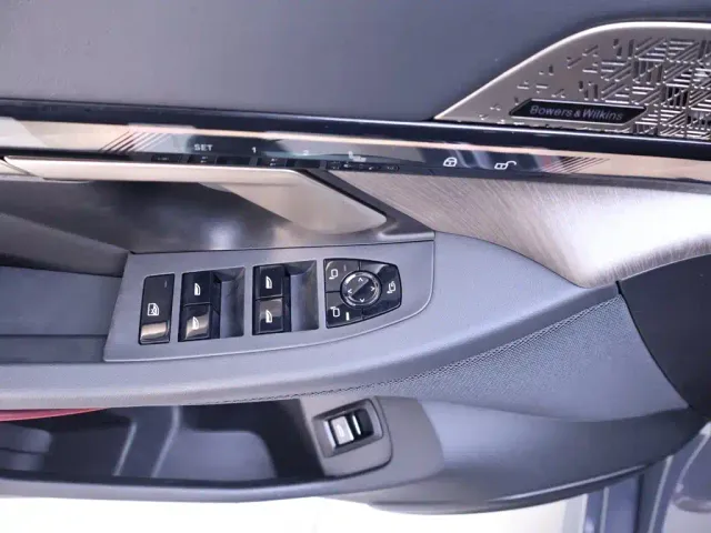 BMW 5 Series — Фото автомобиля 17