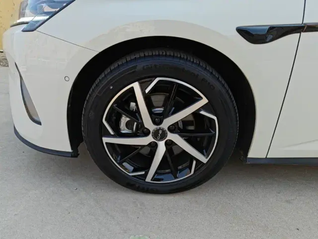 BYD Seal 07 DM-i — Фото автомобиля 22