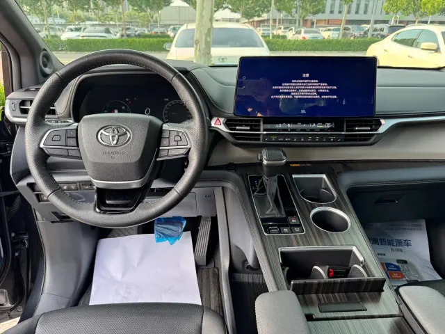 Toyota Granvia — Фото автомобиля 9