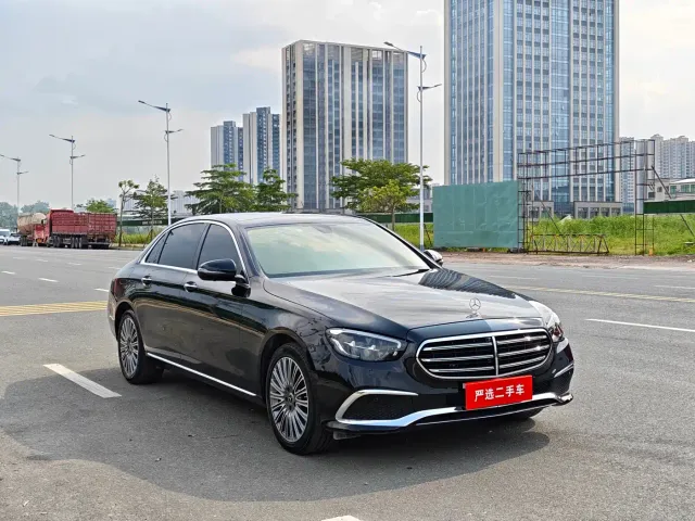 Mercedes-Benz E-Class — Фото автомобиля 3
