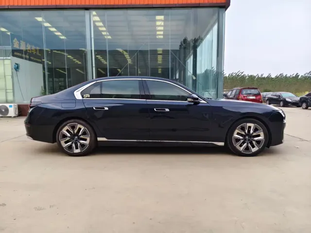 BMW 7 Series — Фото автомобиля 6