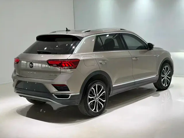 Volkswagen T-Roc — Фото автомобиля 6