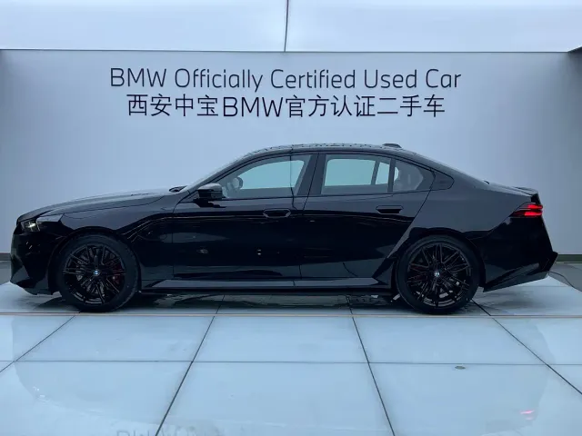 BMW M5 — Фото автомобиля 3