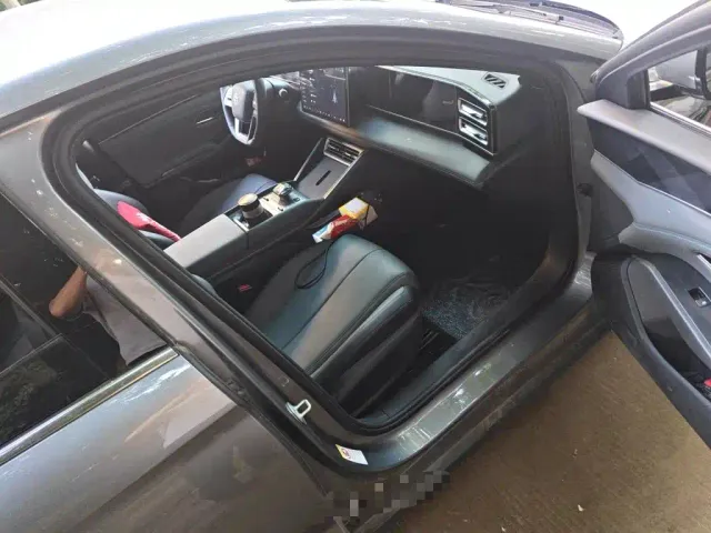 BYD Qin L — Фото автомобиля 19
