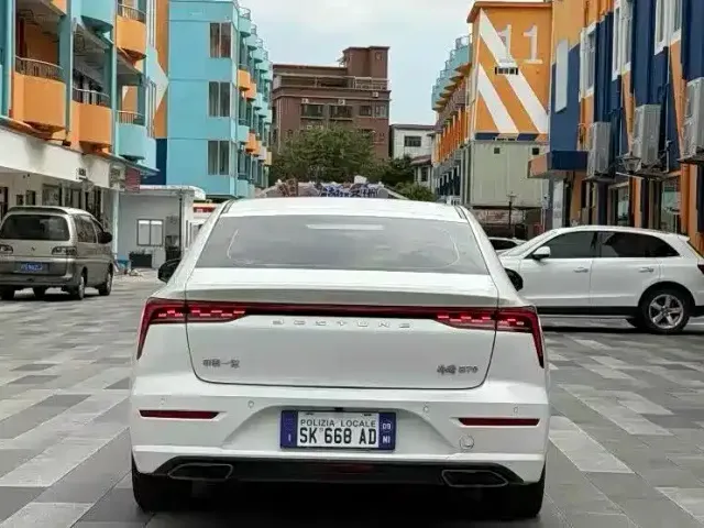 Besturn Besturn B70 2023 Model 3rd Gen 1.5T Automatic Joy 70th Anniversary Edition — Фото автомобиля 8