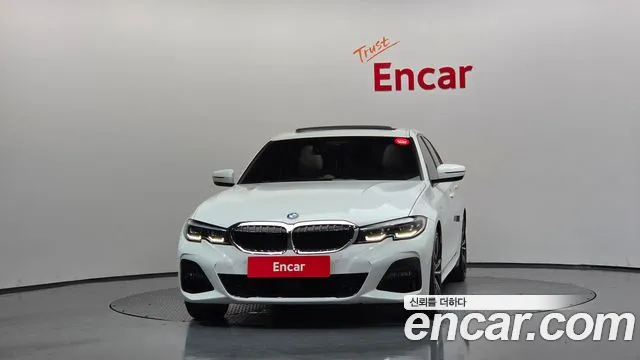 Фотография автомобиля — BMW 3-Series