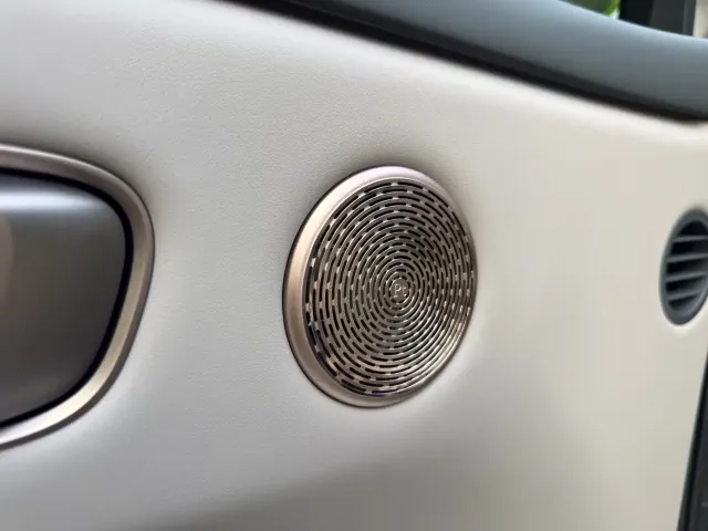 Li Auto i8 — Фото автомобиля 13