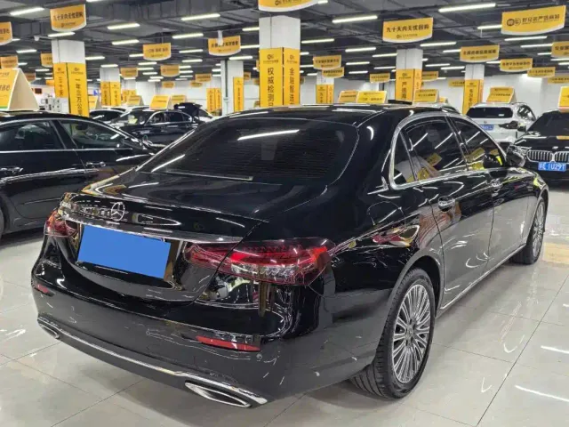 Mercedes-Benz E-Class — Фото автомобиля 15