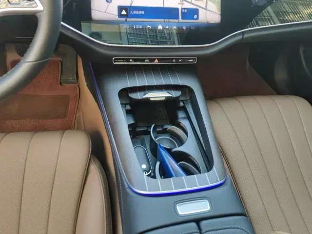 Mercedes-Benz E-Class — Фото автомобиля 16