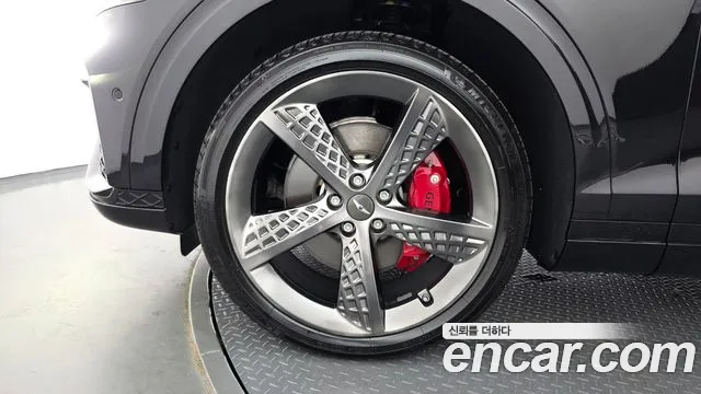 Genesis GV70 — Фото автомобиля 5