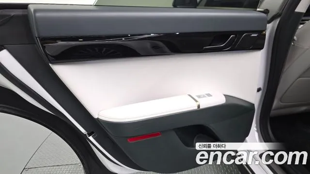 Hyundai Grandeur GN7 — Фото автомобиля 14