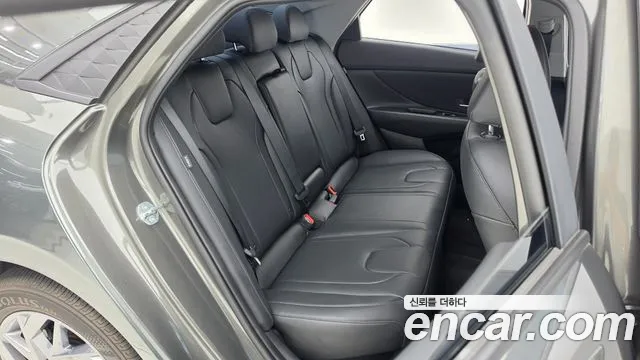 Hyundai Avante CN7 — Фото автомобиля 11