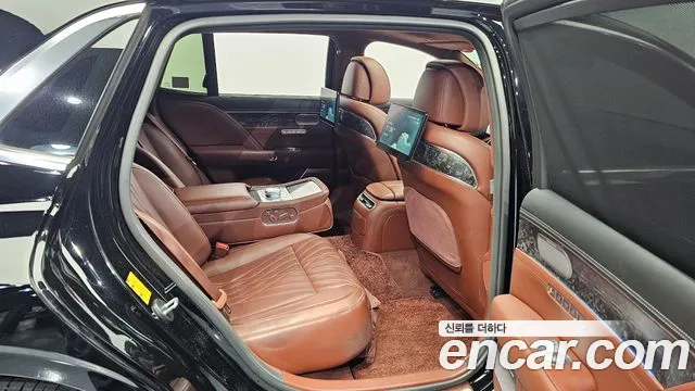 Genesis G90 Бензин 3.5 турбо AWD — Фото автомобиля 12