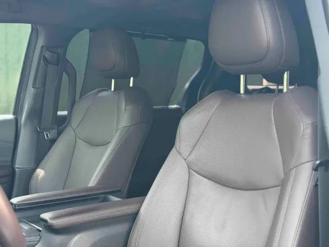 Toyota Sienna — Фото автомобиля 11