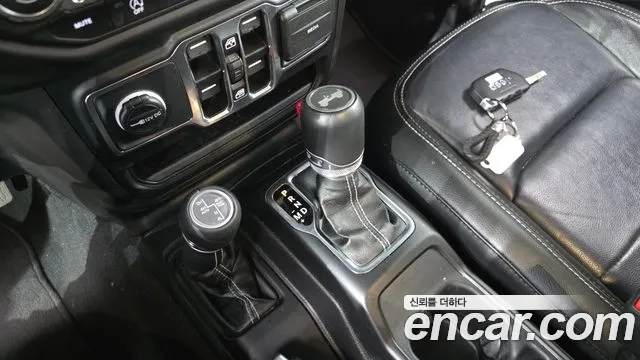 Jeep Wrangler JL — Фото автомобиля 12
