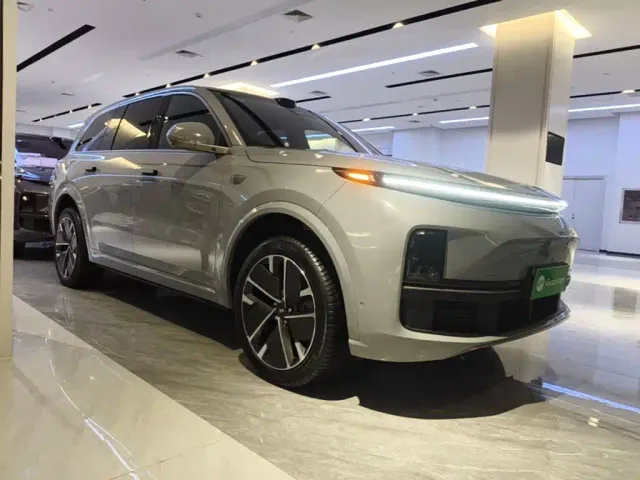 Li Auto L9 — Фото автомобиля 3
