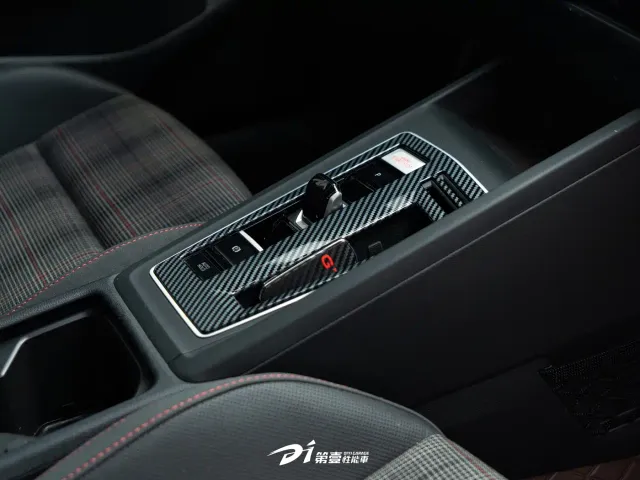 Volkswagen Golf GTI — Фото автомобиля 7