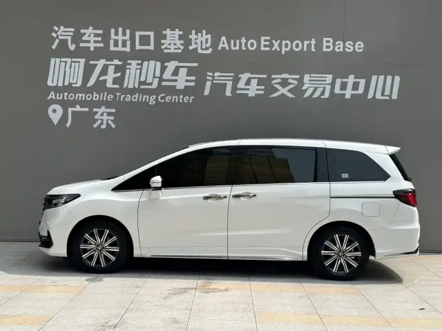 Honda Odyssey — Фото автомобиля 3