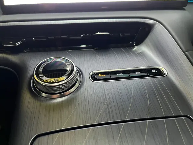 Geely Galaxy E5 — Фото автомобиля 11