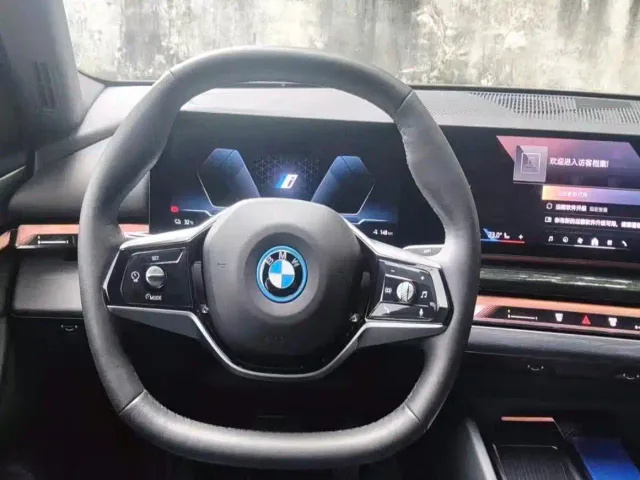 BMW i5 — Фото автомобиля 8