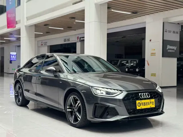 Audi A4L — Фото автомобиля 3