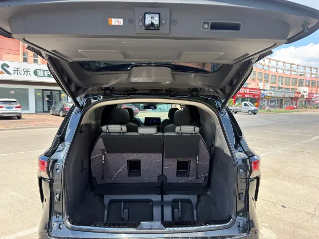 Toyota Granvia — Фото автомобиля 12