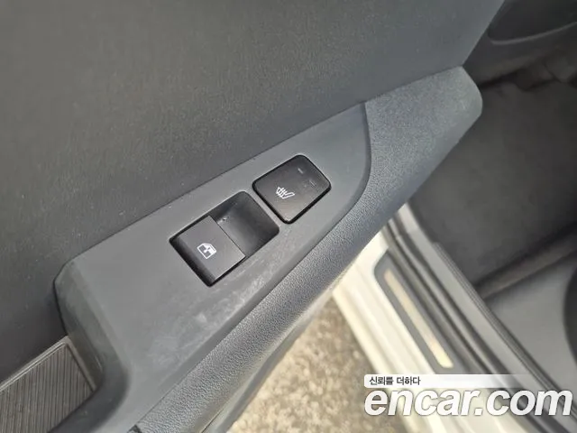 Kia Niro — Фото автомобиля 11