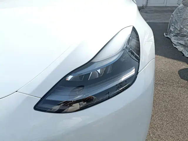 Tesla Model Y — Фото автомобиля 23