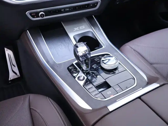 BMW X5 — Фото автомобиля 12