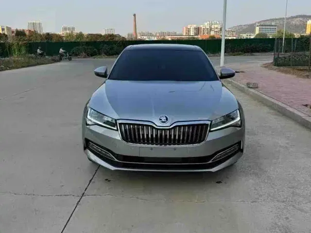 Skoda Superb — Фото автомобиля 3