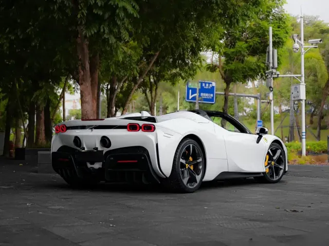 Ferrari SF90 — Фото автомобиля 3