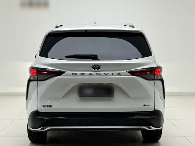 Toyota Granvia — Фото автомобиля 17