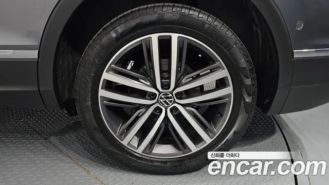 Volkswagen Tiguan — Фото автомобиля 21