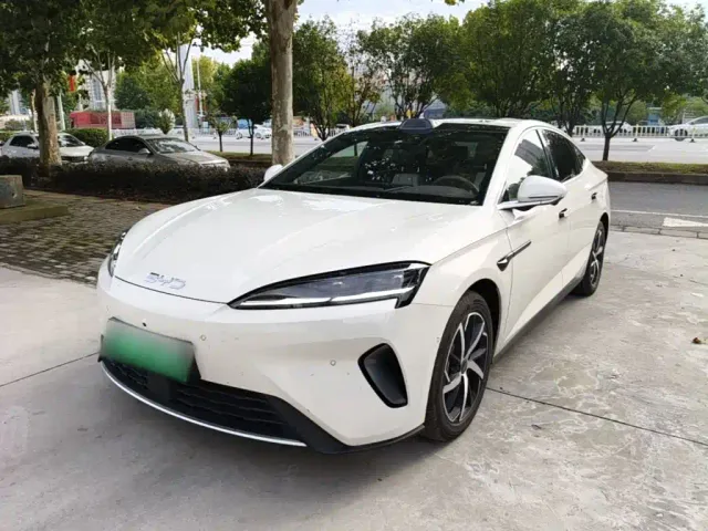 Фотография автомобиля — BYD Seal 07 DM-i