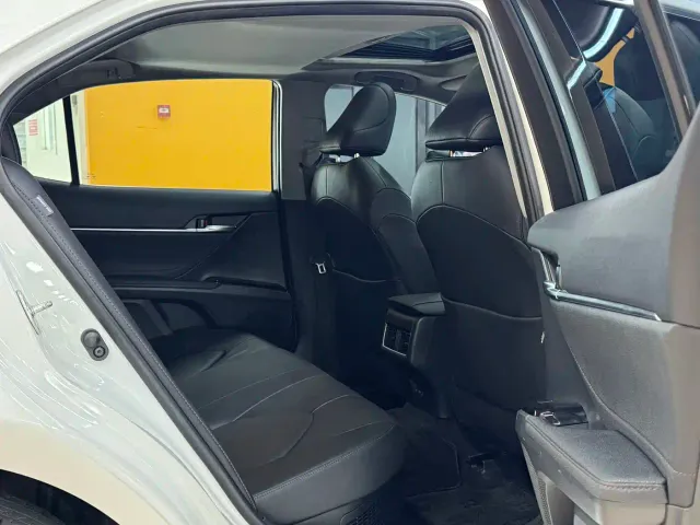 Toyota Camry — Фото автомобиля 10