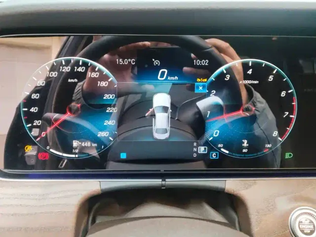 Mercedes-Benz E-Class — Фото автомобиля 14