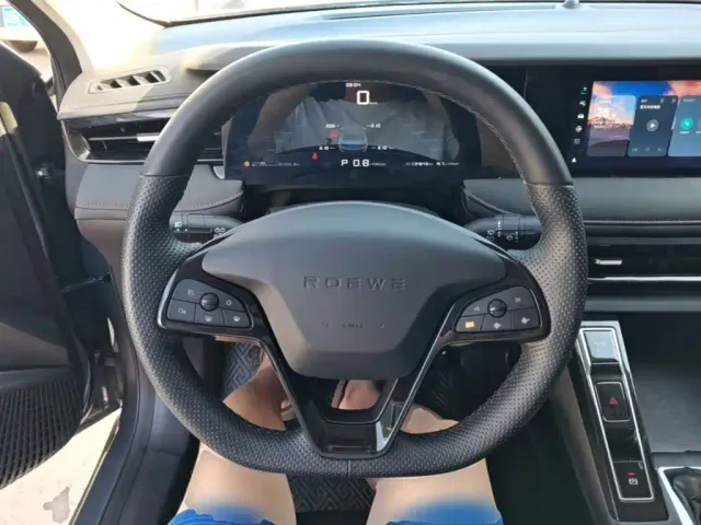 Roewe i5 — Фото автомобиля 10
