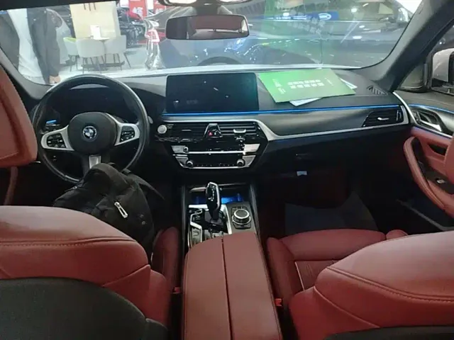 BMW 5 Series — Фото автомобиля 9