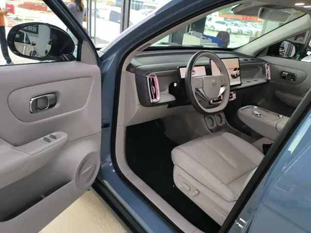 Leapmotor B10 — Фото автомобиля 15
