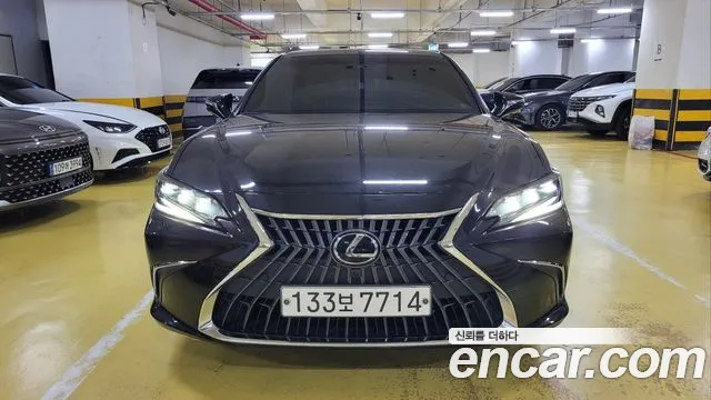 Lexus ES — Фото автомобиля 3