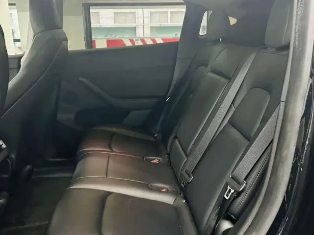 Tesla Model Y — Фото автомобиля 4
