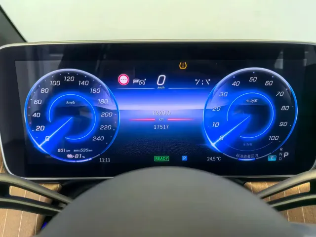 Mercedes-Benz EQE SUV — Фото автомобиля 17