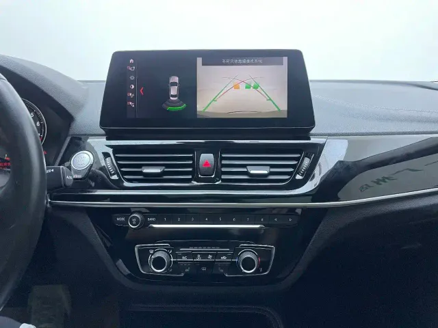 BMW 1 Series — Фото автомобиля 10