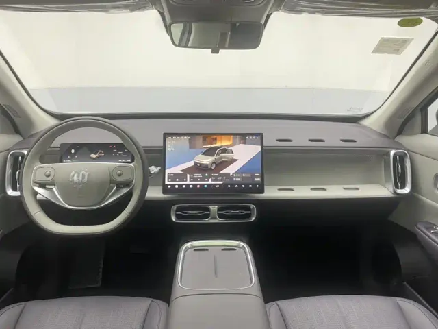 Leapmotor B10 — Фото автомобиля 13