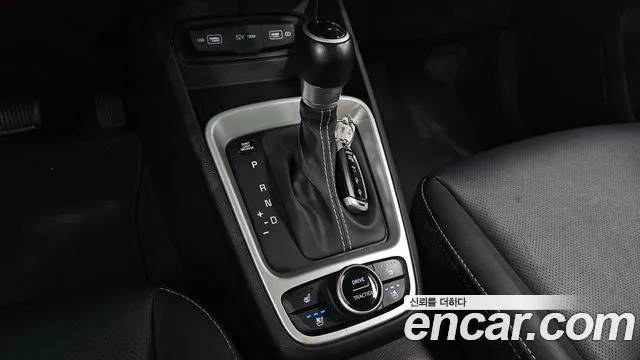 Hyundai Venue Venue 1.6 Modern Plus — Фото автомобиля 9