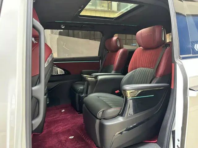 GAC Trumpchi M8 — Фото автомобиля 10
