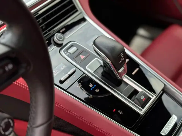 Porsche Panamera — Фото автомобиля 12