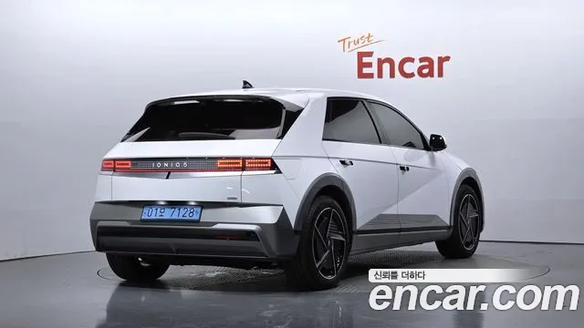 Hyundai Ioniq 5 — Фото автомобиля 2