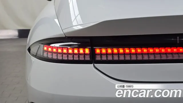 Hyundai Ioniq 6 — Фото автомобиля 8