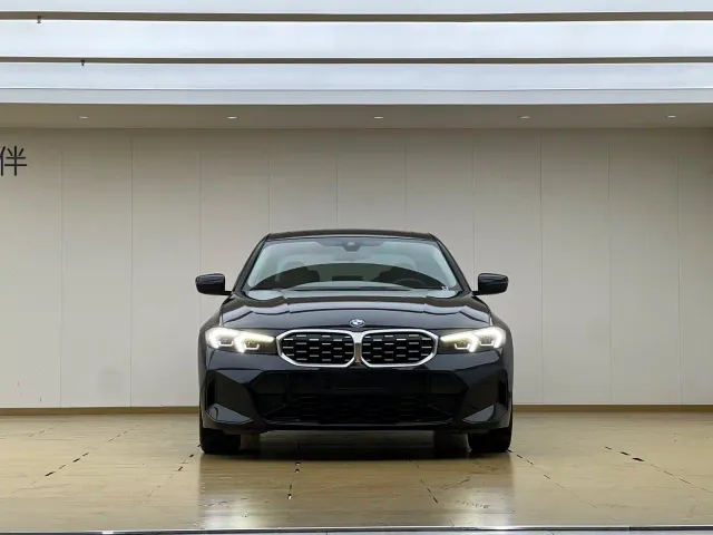 BMW 3 Series — Фото автомобиля 2